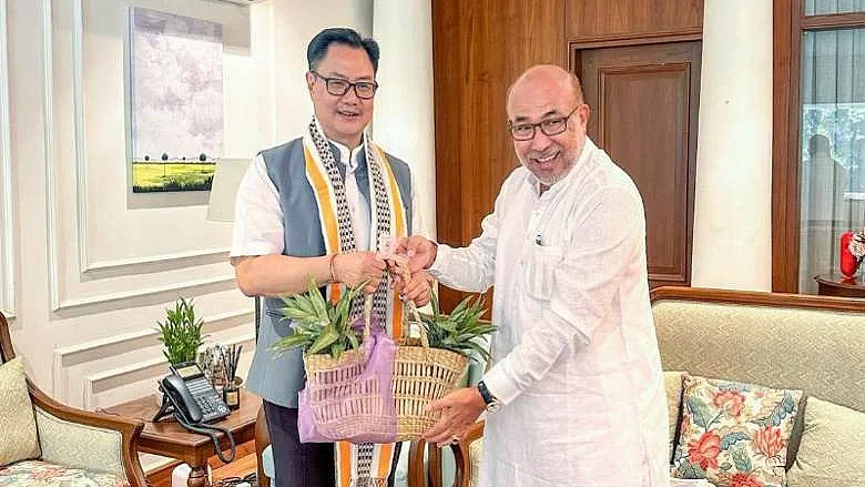 N. Biren Singh (right) with
Kiren Rijiju, union minister for parliamentary affairs and minority affairs