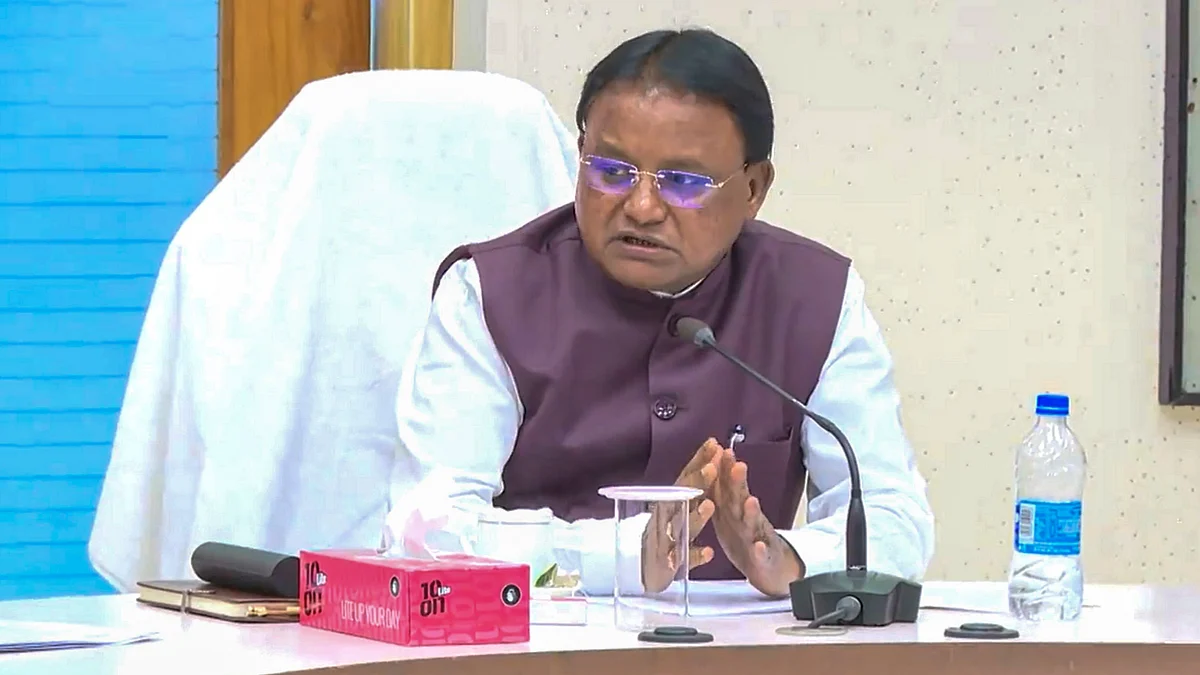 CM Mohan Charan Majhi chairs a review meeting in Bhubaneswar on 24 October (photo: PTI)