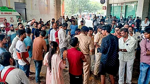 Bandra stampede: CCTV footage shows passengers in mad scramble to board train