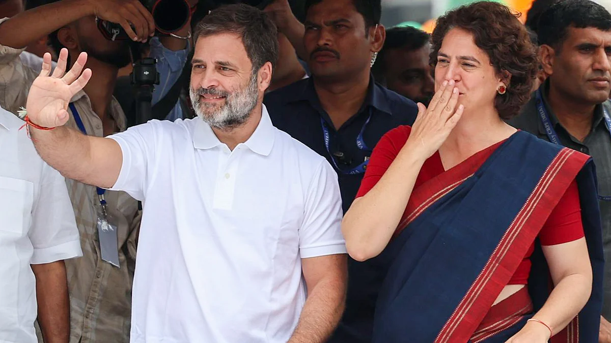 Rahul Gandhi and Priyanka Gandhi Vadra in Kozhikode on 11 November (photo: PTI)