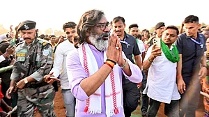 Soren accuses BJP of funding Jharkhand campaign with money from exam paper leaks