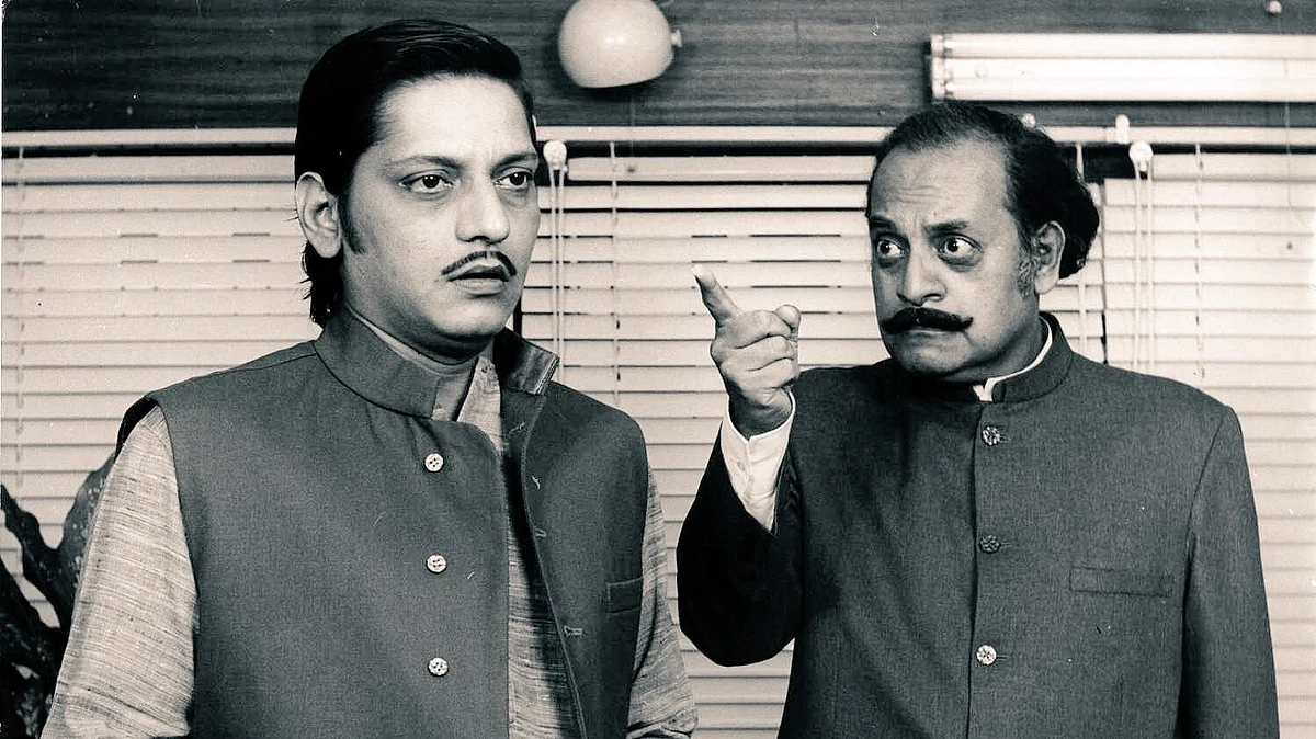 Amol Palekar (left) and Utpal Dutt in Gol Maal