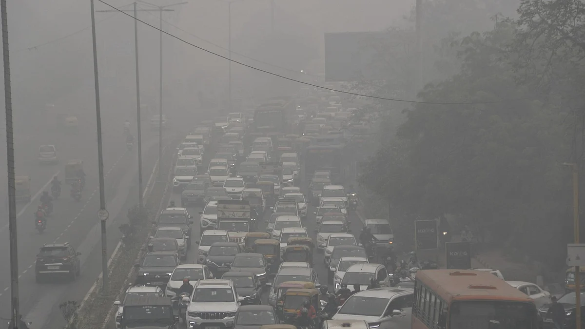 Vehicles contribute 20 per cent to Delhi's pollution (photo: Vipin/NH)