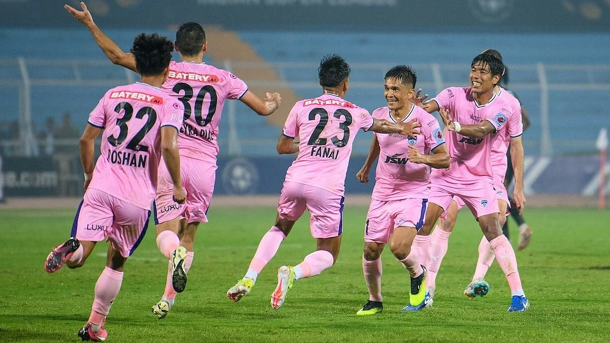 Sunil Chhetri (second right) celebrates after finding the net on 27 November (photo: ISL)