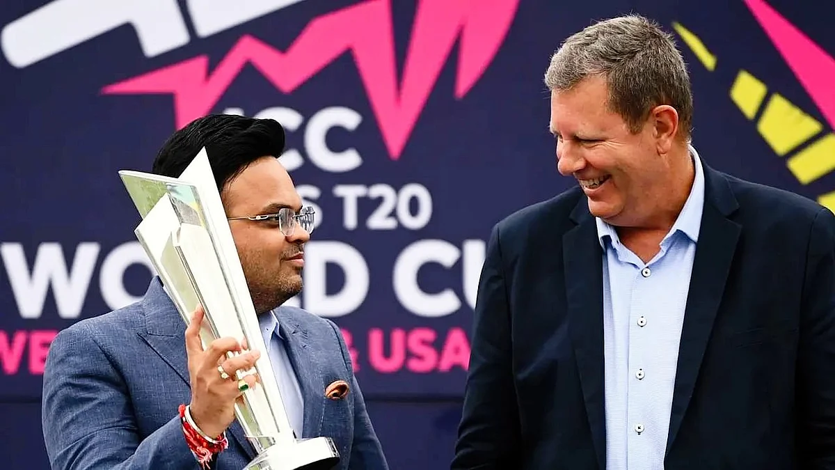 Outgoing ICC chair Greg Barclay (right) with Jay Shah