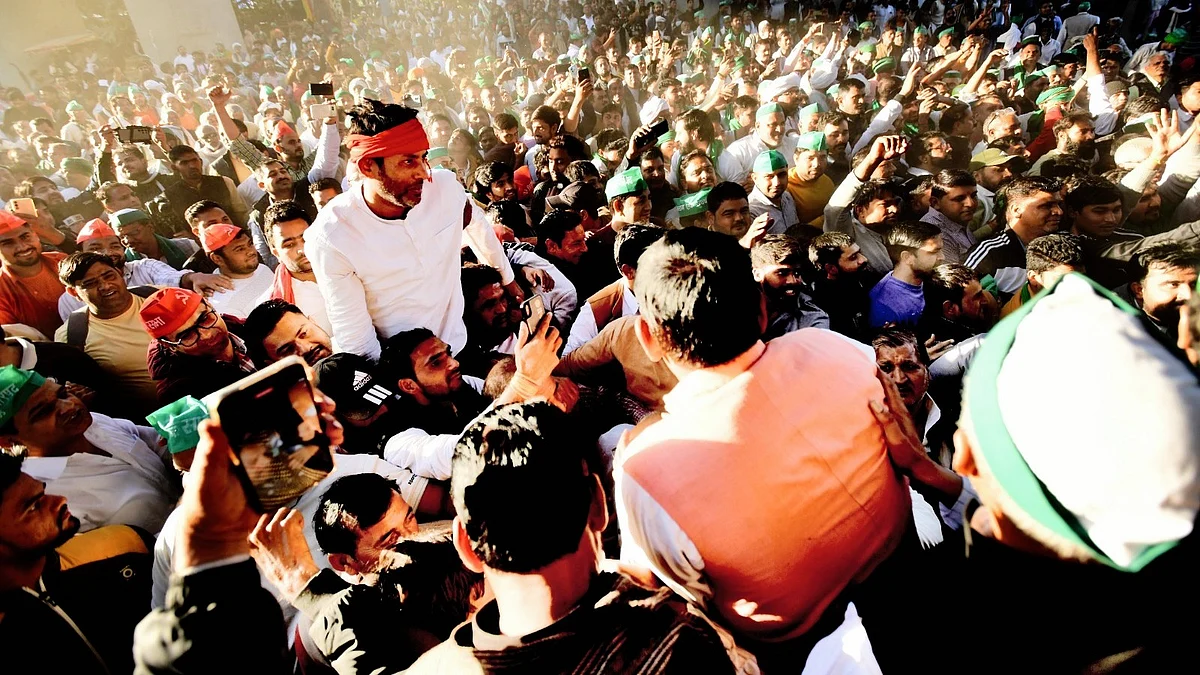 Farmers gather for their march (photo: @KisanSabha/X)