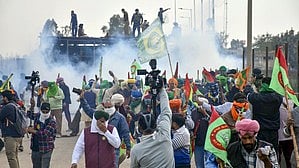 Farmers teargassed at Shambu border