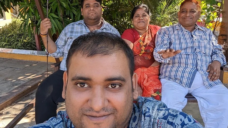 Atul Subhash with his parents and brother (source: social media)