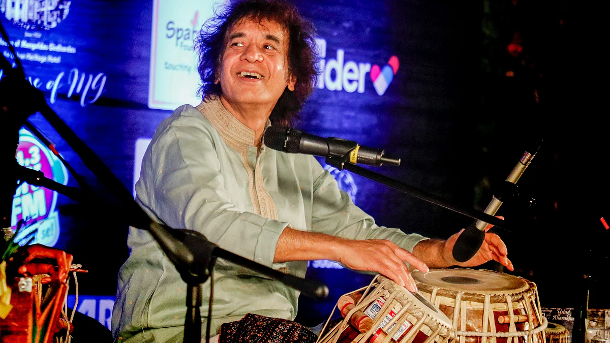 Ustad Zakir Hussain performs in Ahmedabad in 2019 (photo: PTI)