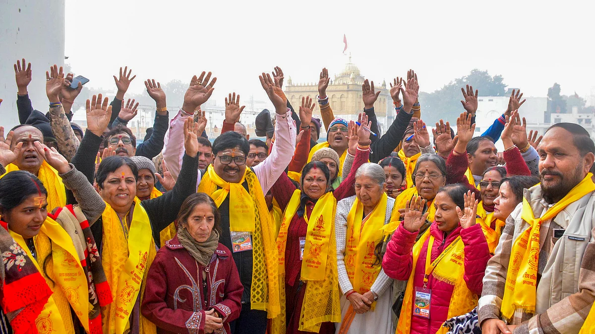 The pilgrims chant slogans before leaving for Katas Raj temples