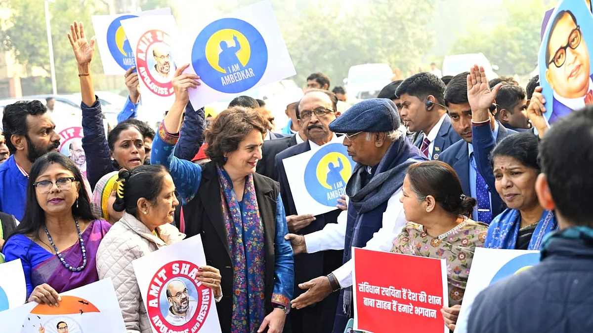 Mallikarjun Kharge and Priyanka Gandhi Vadra lead the Opposition protest (photo: PTI) 