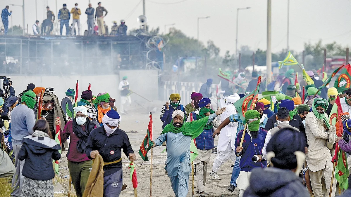Haryana Police fire teargas shells at agitating farmers near Shambhu, 8 December 2024