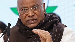 ‘Stubborn, anti-farmer’: Mallikarjun Kharge attacks Centre