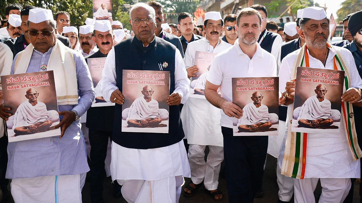 L-R: Siddaramaiah, Mallikarjun Kharge, Rahul Gandhi, D.K. Shivakumar (photo: @INCIndia/X)