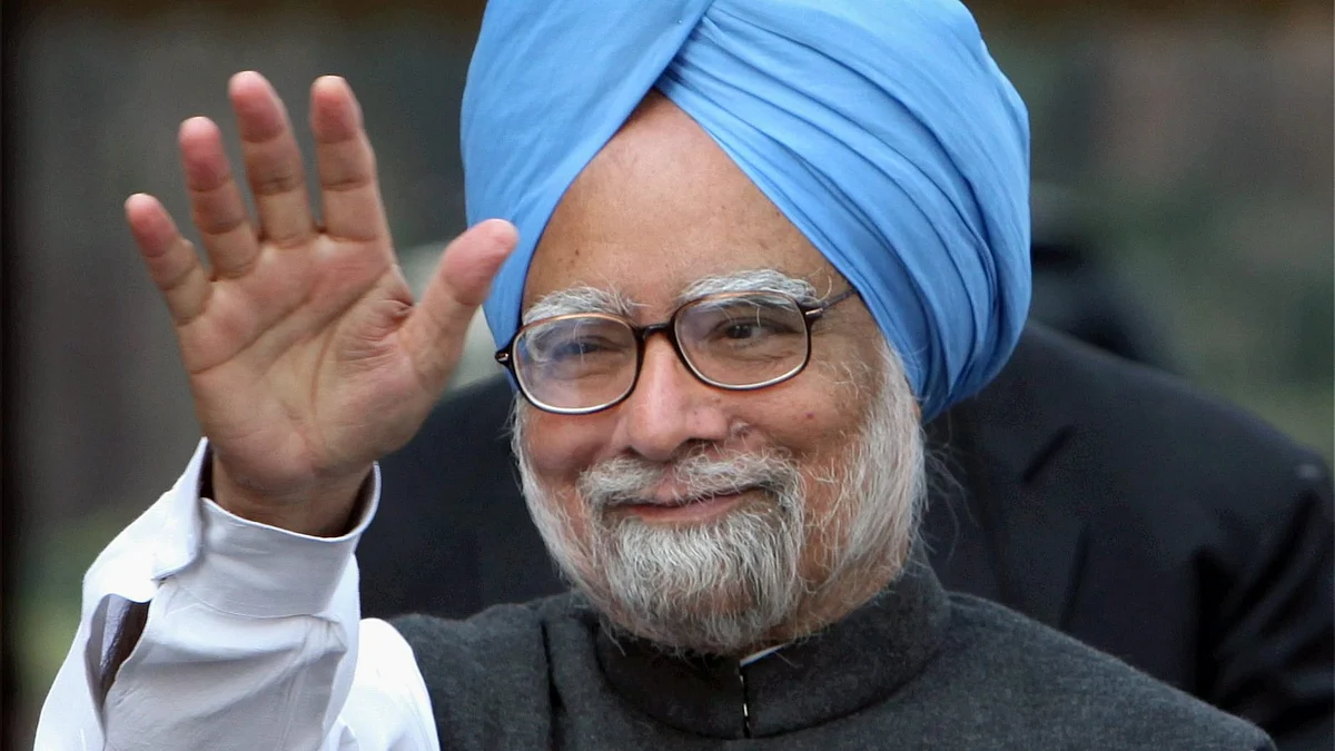 Manmohan Singh waves on the first day of budget session in New Delhi on 22 February 2010 (photo: PTI)