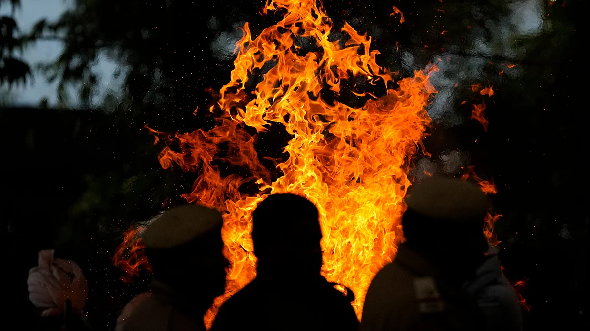 Manmohan Singh being cremated in New Delhi on 28 December (photo: PTI)