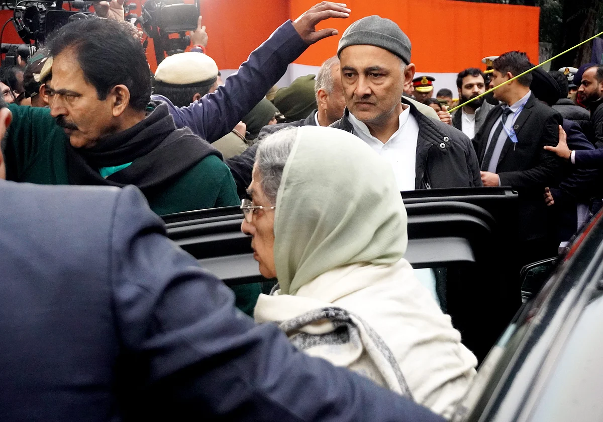 Govt insulted Manmohan Singh by not holding last rites at a designated spot: Congress