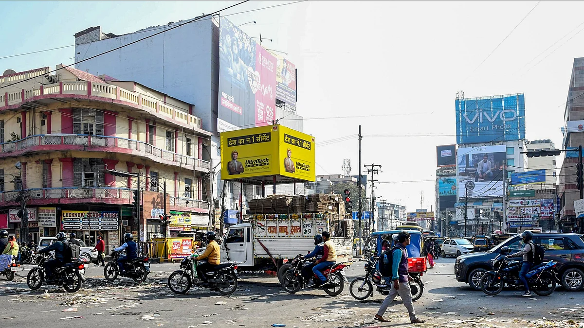Yusuf Building (left) in Patna, in its last days