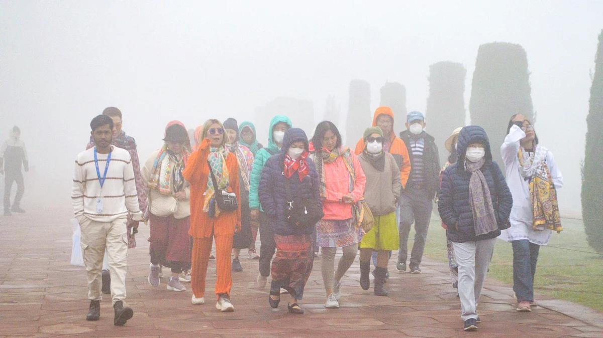 A foggy morning in Delhi on 4 January (photo: PTI) 