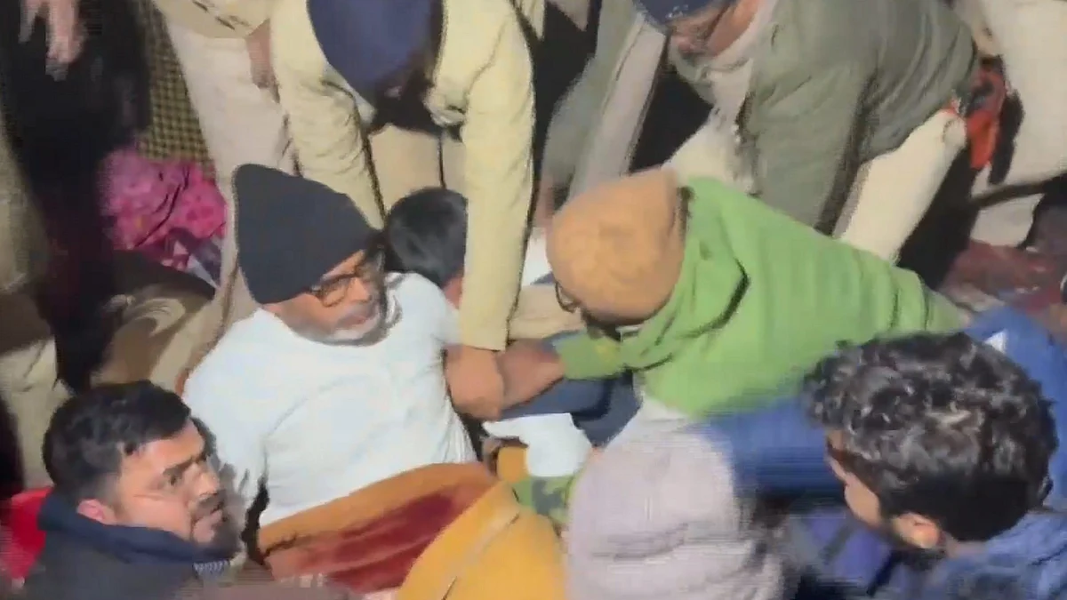 Prashant Kishor being detained in Patna on 6 January (photo: PTI)