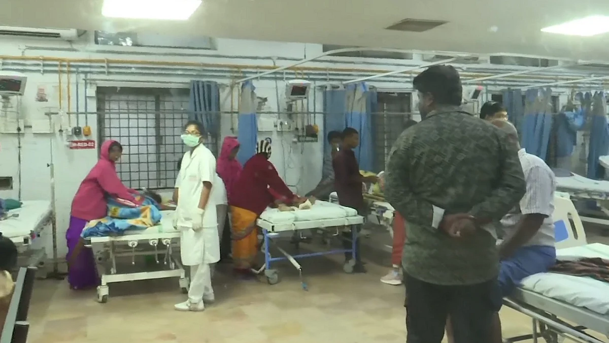 Victims being treated at a hospital in Tirupati on 9 January (photo: PTI)