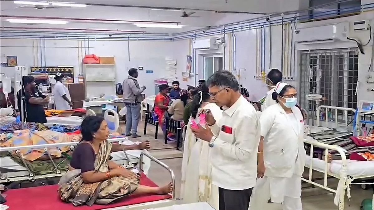 Victims being treated at a hospital  in Tirupati on 9 January (photo: PTI)