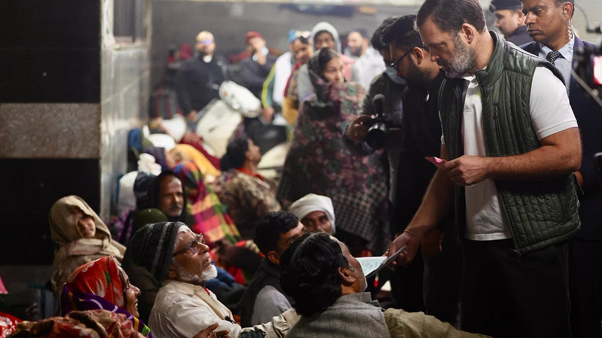 Rahul Gandhi meets patients and their families outside AIIMS Delhi (photo: @ZiaurRahmanIYC/X) 