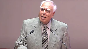 ‘One Nation, One Election’ will not benefit states, say Sibal, Quraishi