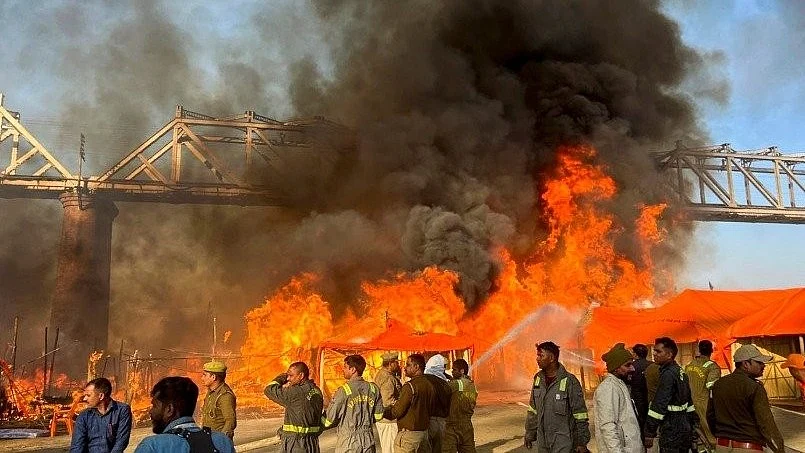A fire broke out at Maha Kumbh on Sunday, 19 Jan. 2025 (Photo: PTI)