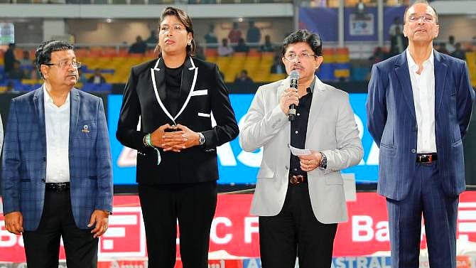 Jhulan Goswami with CAB president Snehasish Ganguly and other senior officials at Eden