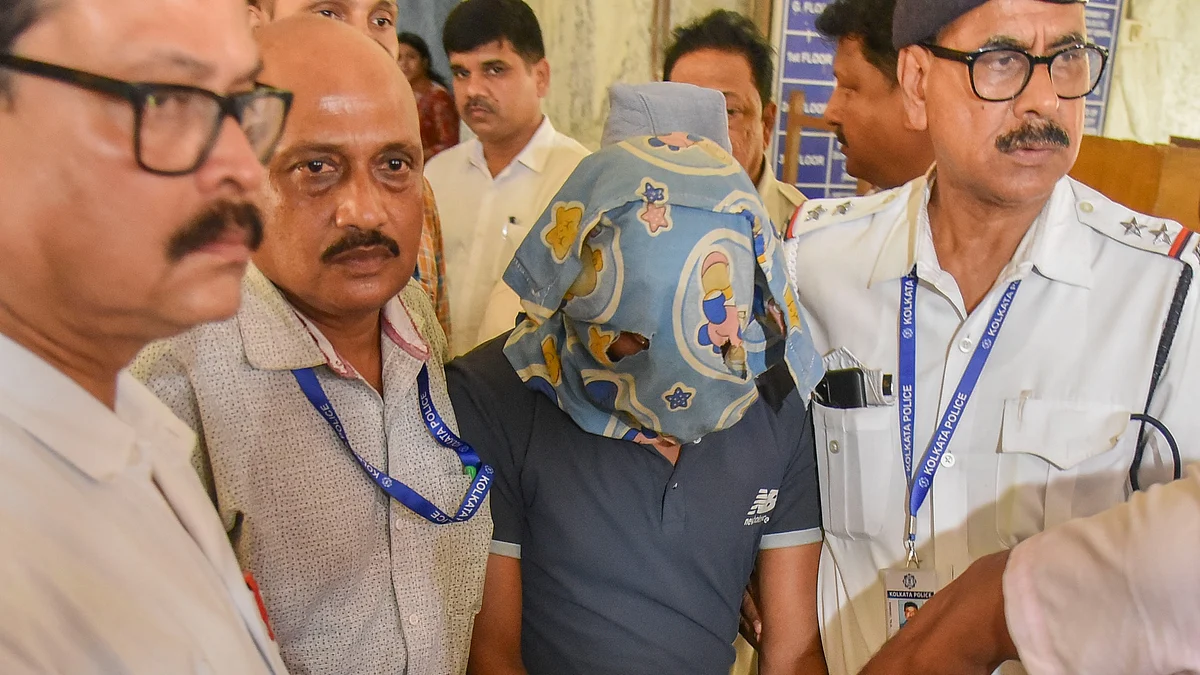 Sanjay Roy being take to CBI office in Kolkata on 14 August (photo: PTI)
