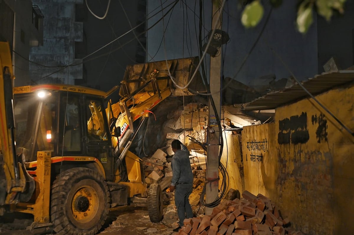 Four-storey building collapses in Delhi's Burari, 10 rescued