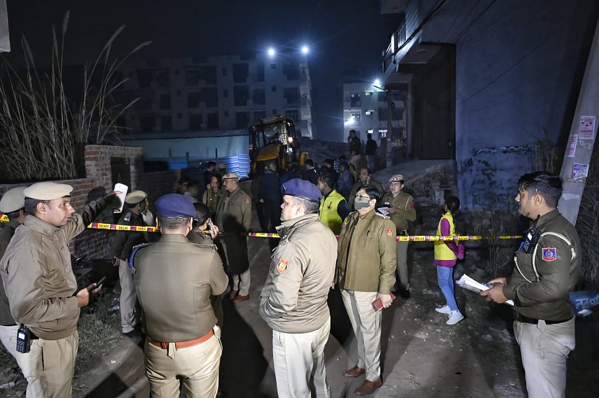 Four-storey building collapses in Delhi's Burari, 10 rescued