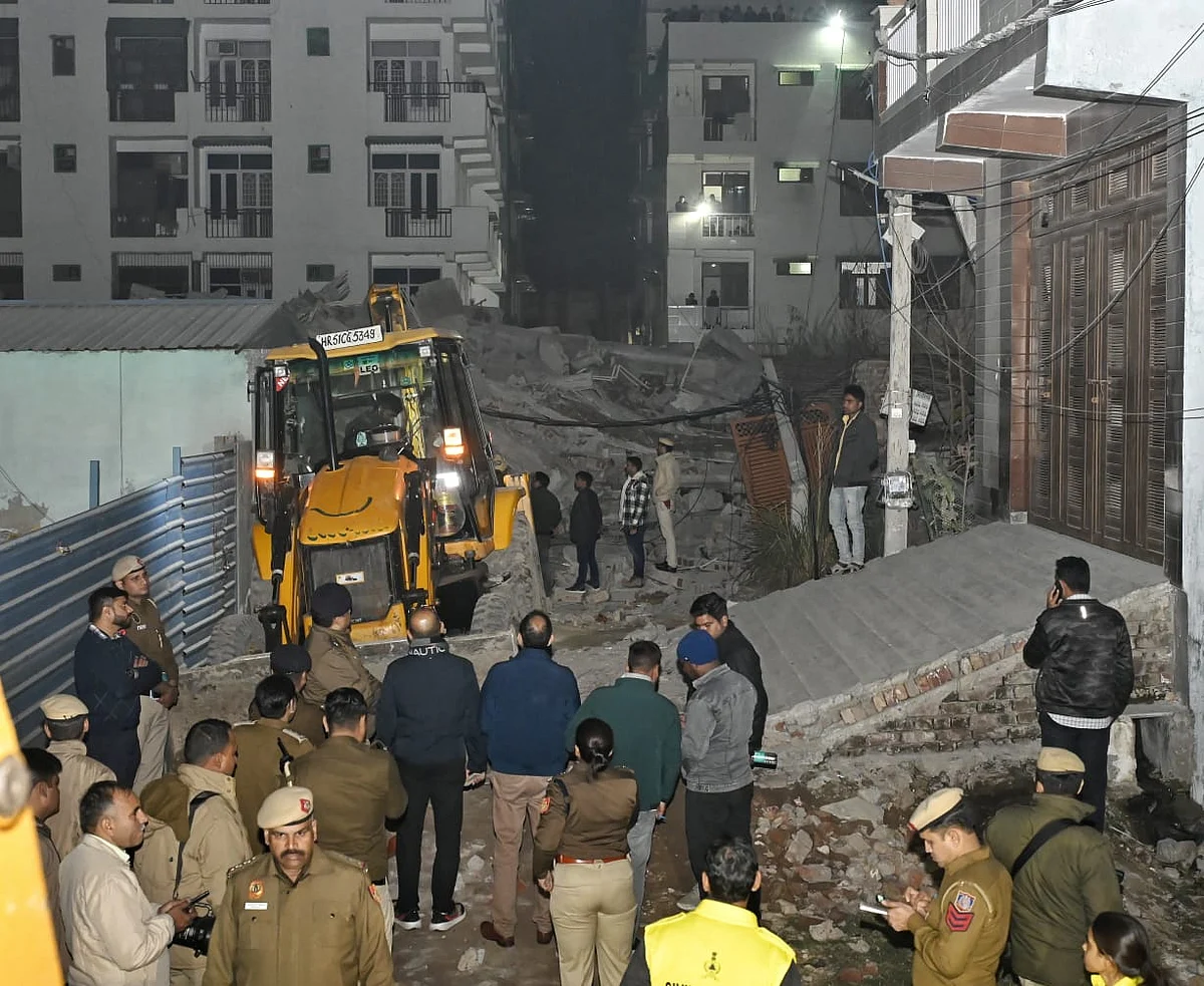 Four-storey building collapses in Delhi's Burari, 10 rescued