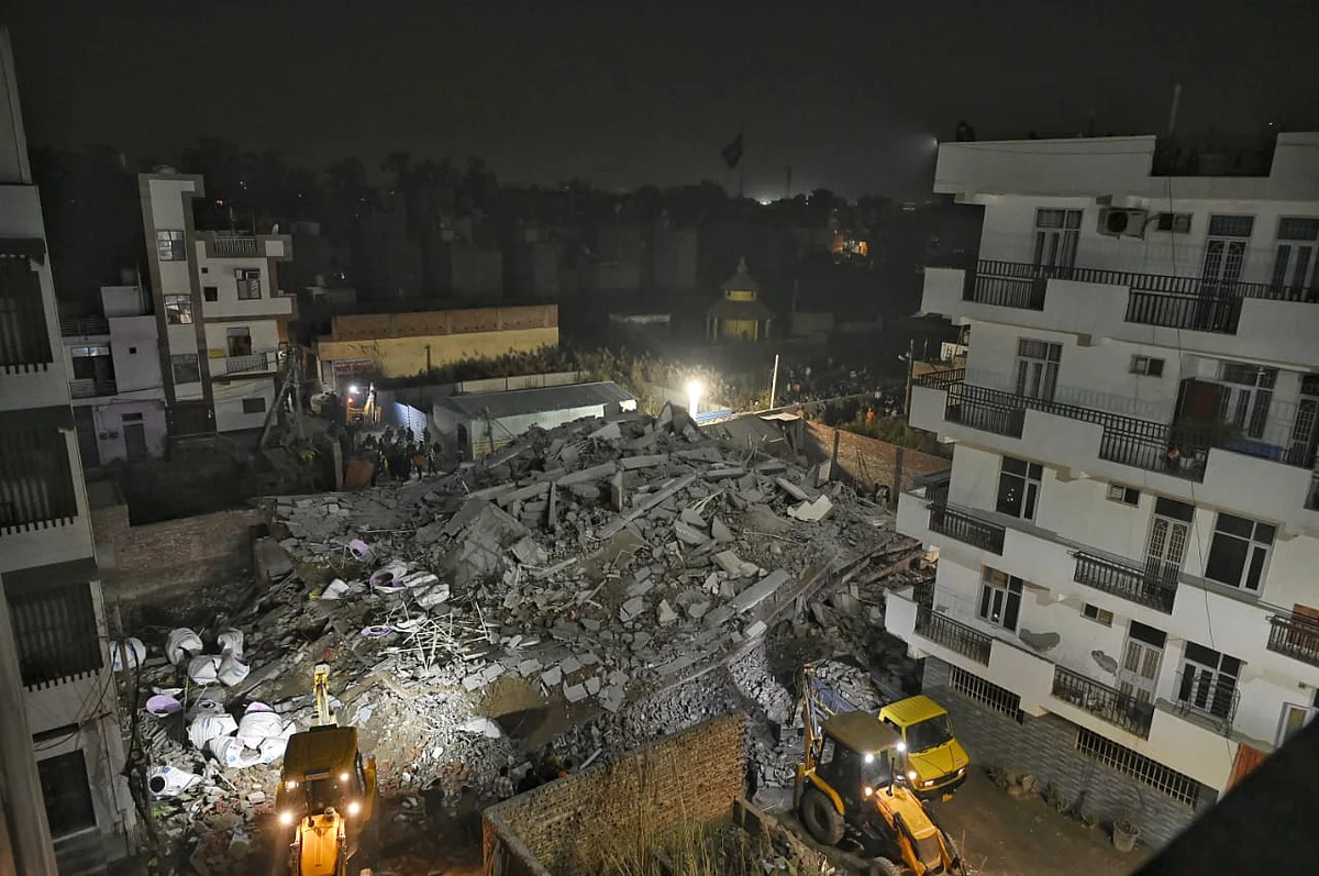 Four-storey building collapses in Delhi's Burari, 10 rescued