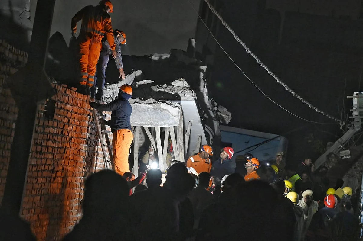 Four-storey building collapses in Delhi's Burari, 10 rescued