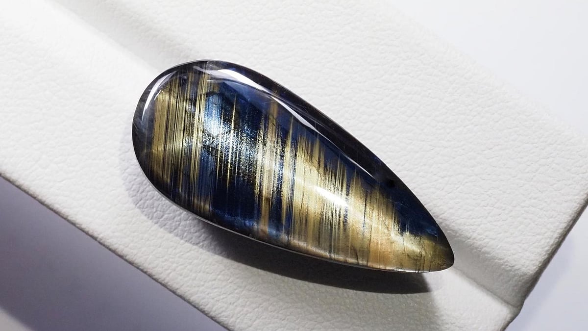 Gold sheen sapphire, the world's second-rarest gemstone