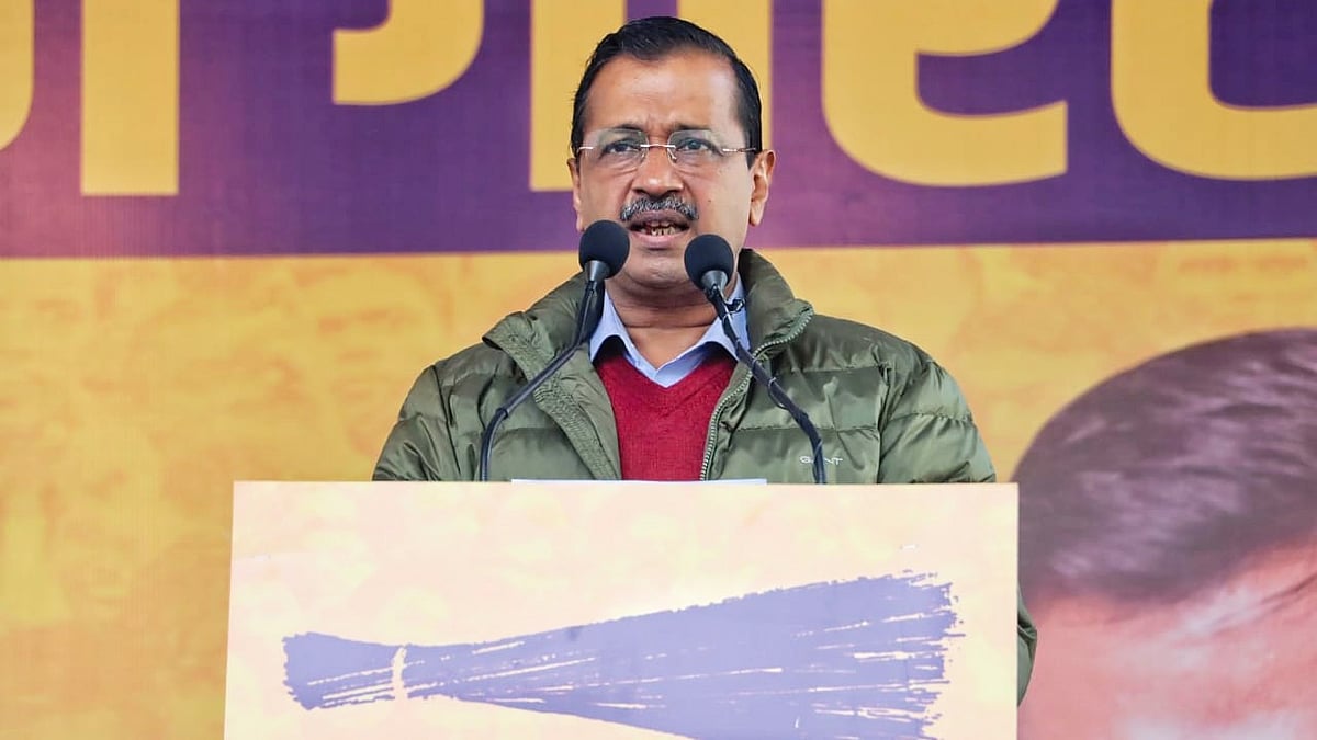 Arvind Kejriwal at an election meeting (photo: Vipin/NH)