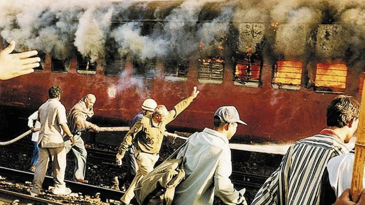 The burning Sabarmati Express at Godhra Station