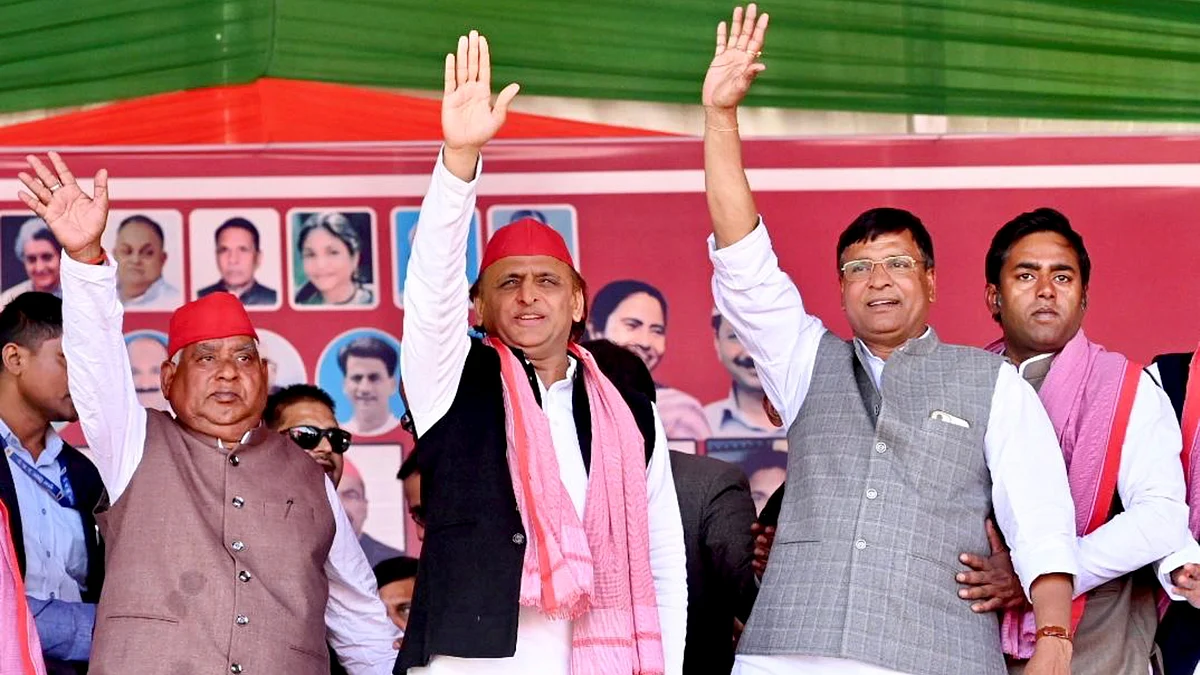 Akhilesh Yadav during a public meeting in Ayodhya (photo: PTI)