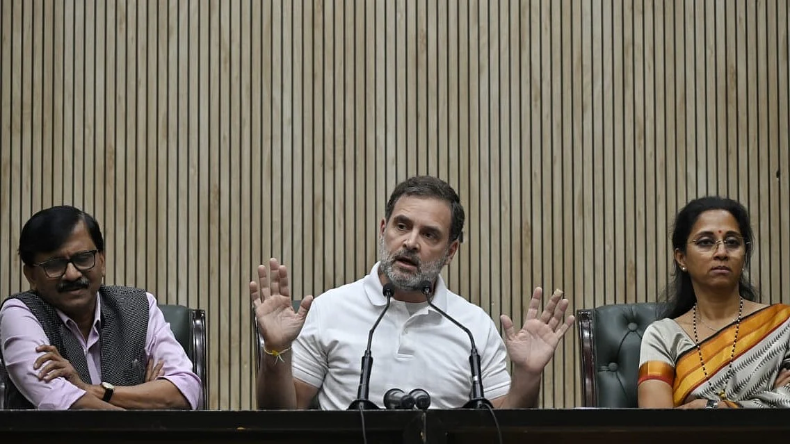 (L-R) Sanjay Raut, Rahul Gandhi and Supriya Sule demand ECI data on voters’ list (photo: Vipin/NH) 