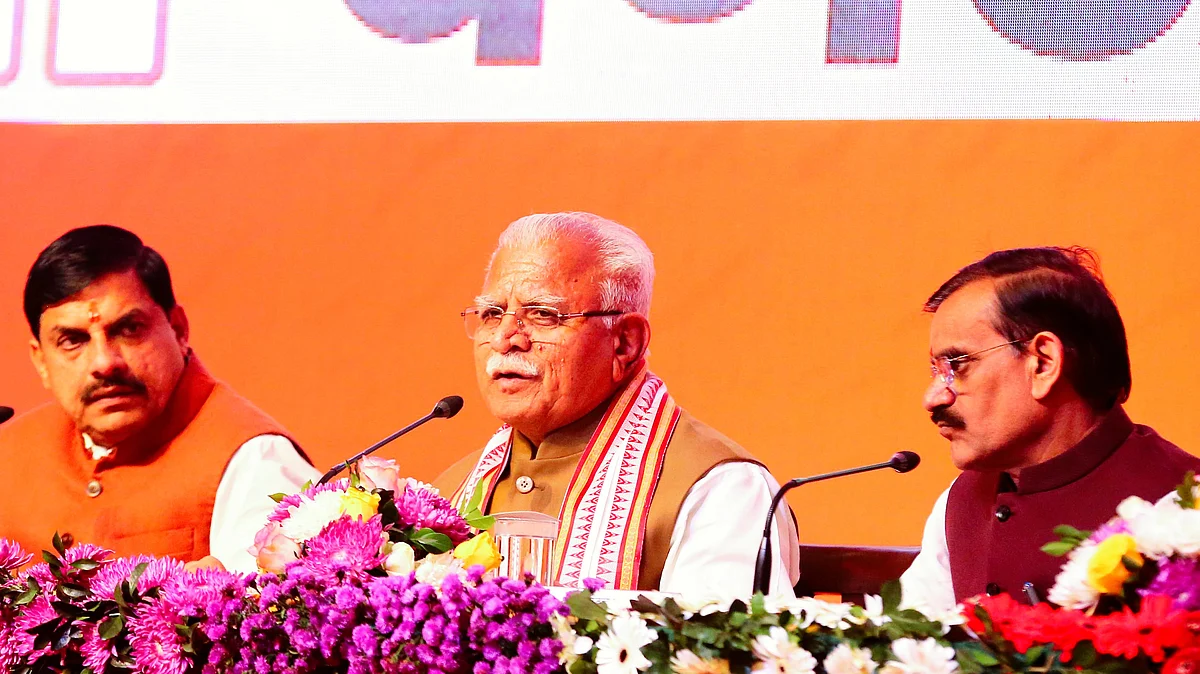 Manohar Lal Khattar (centre) in Bhopal (photo: PTI)