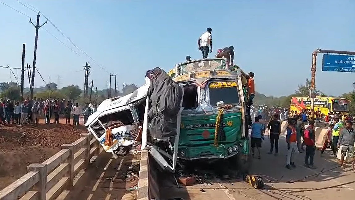 The accident on National Highway 30 near Sihora