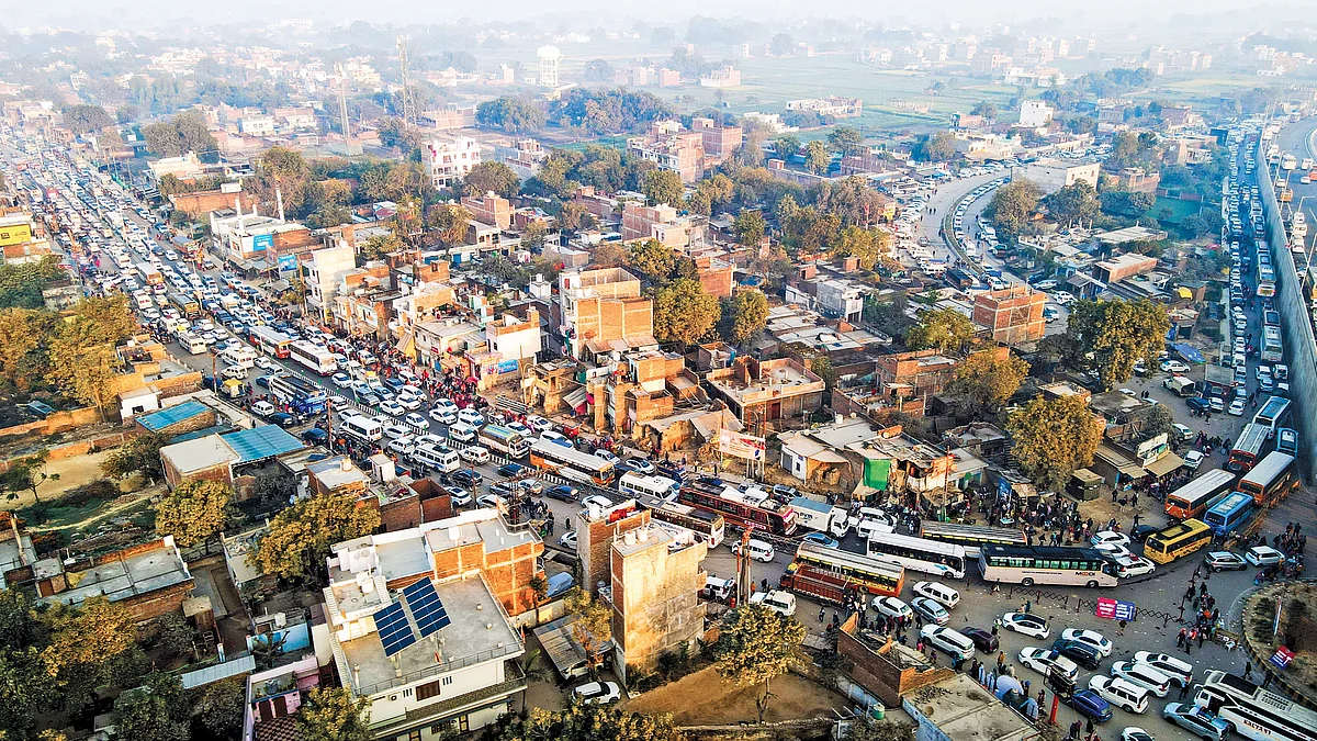 Massive traffic congestion near the Maha Kumbh towards the Triveni Sangam in Prayagraj