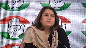 Stampede at New Delhi station: Congress seeks resignation of railway minister