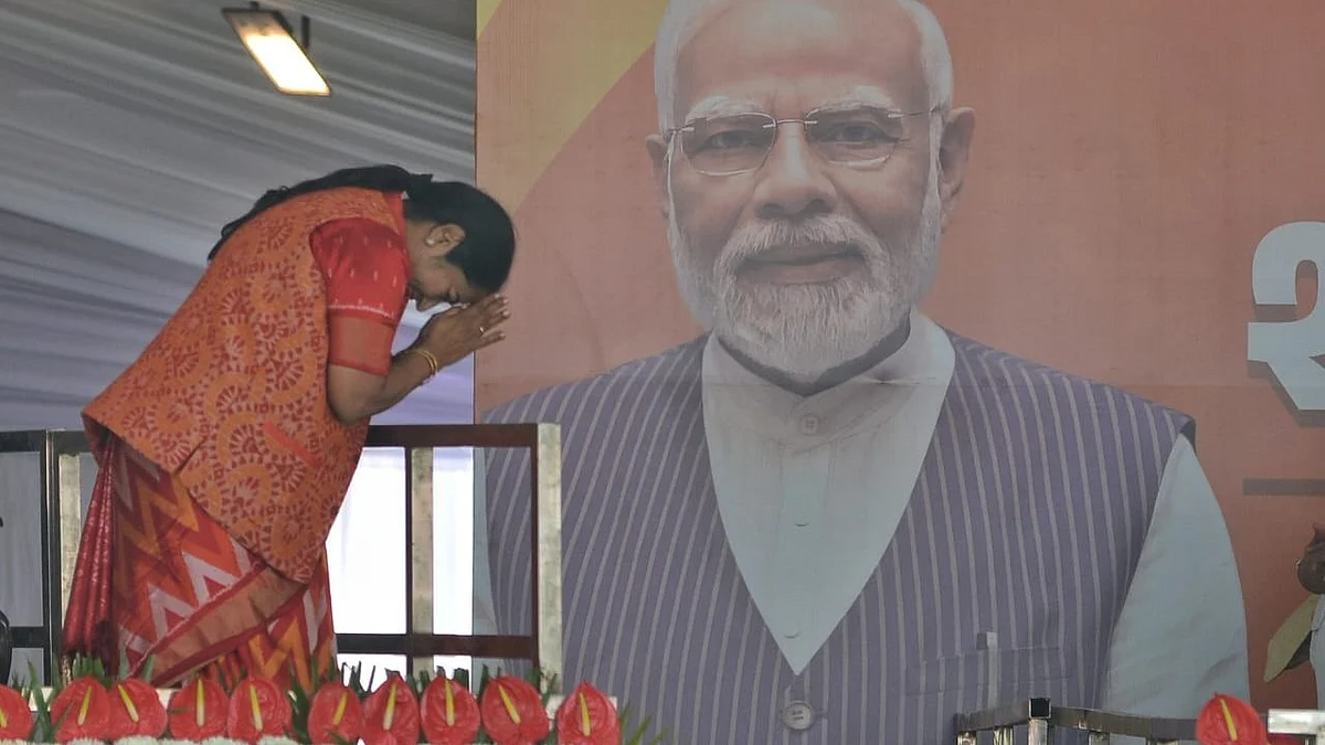 BJP’s Rekha Gupta sworn in as Delhi CM in the august presence of PM Modi and his allies (photo: Vipin/NH)