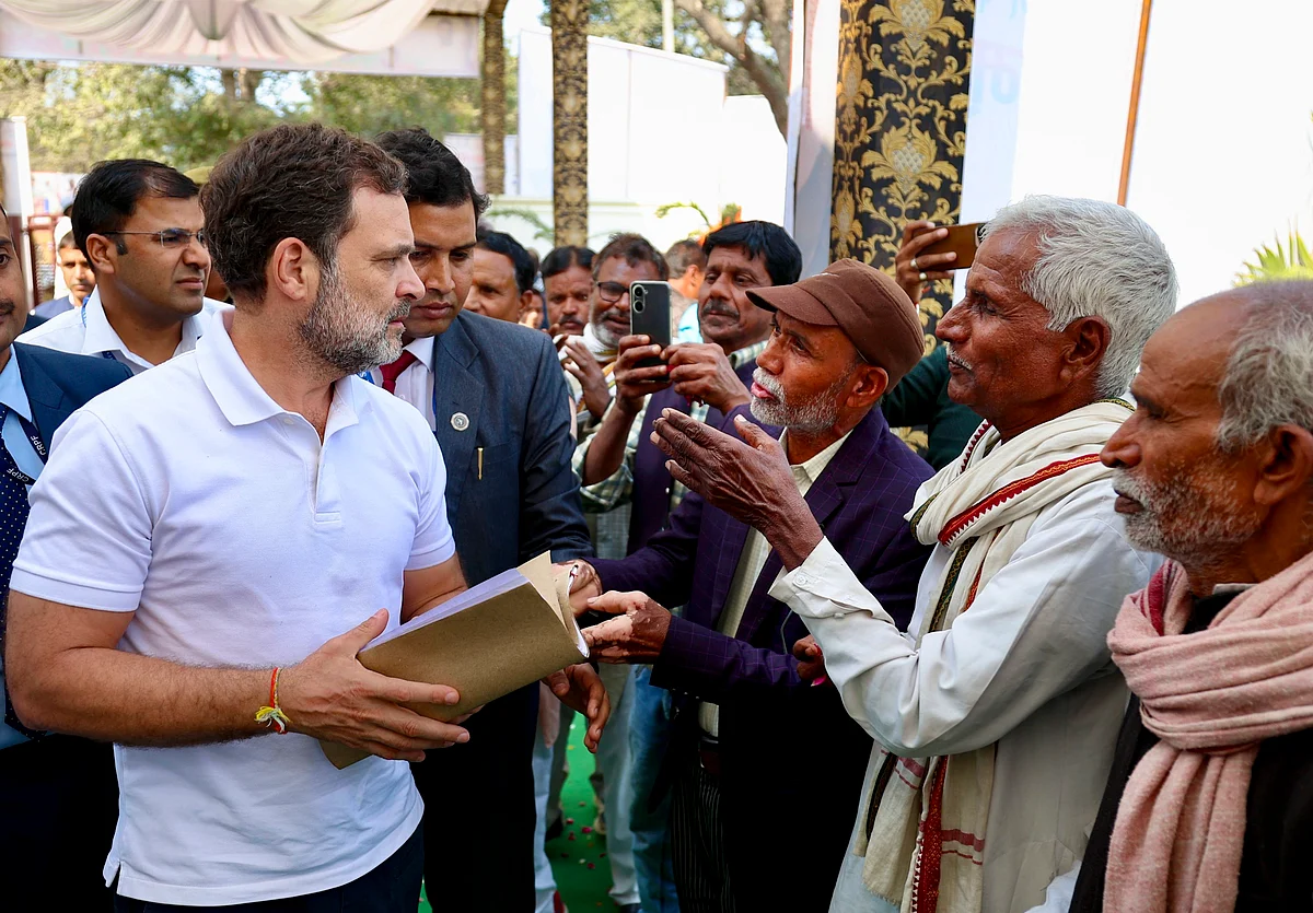 Rahul Gandhi meets local senior Dalit leaders in Rae Bareli