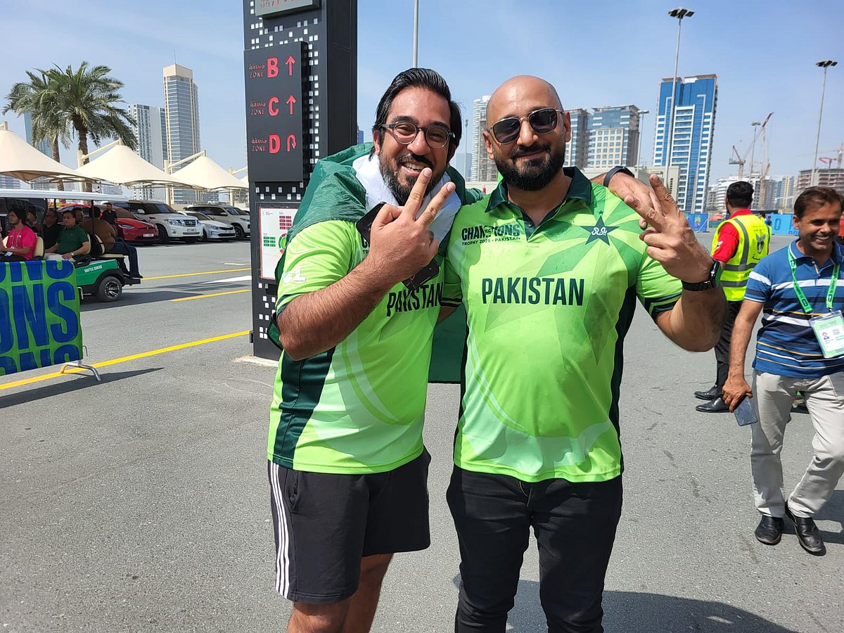 Pakistani fans at the India-Pak match venue in Dubai, 23 Feb. 2025 (Photo: Gautam Bhattacharyya)