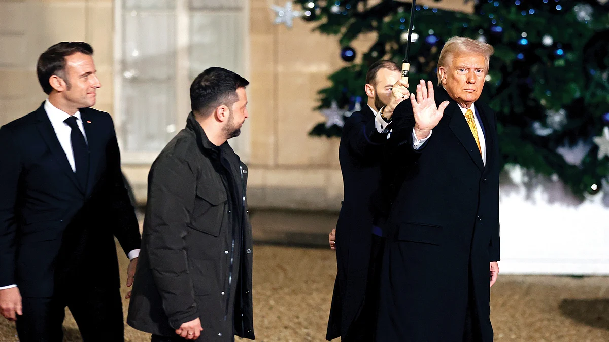 Donald Trump with Emmanuel Macron and Volodymyr Zelenskyy