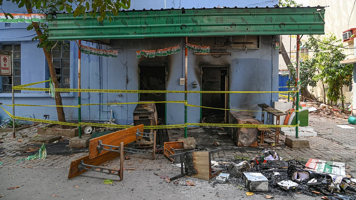 JU's Shikha Bandhu Samity office damaged in Kolkata on 2 March (photo: PTI)